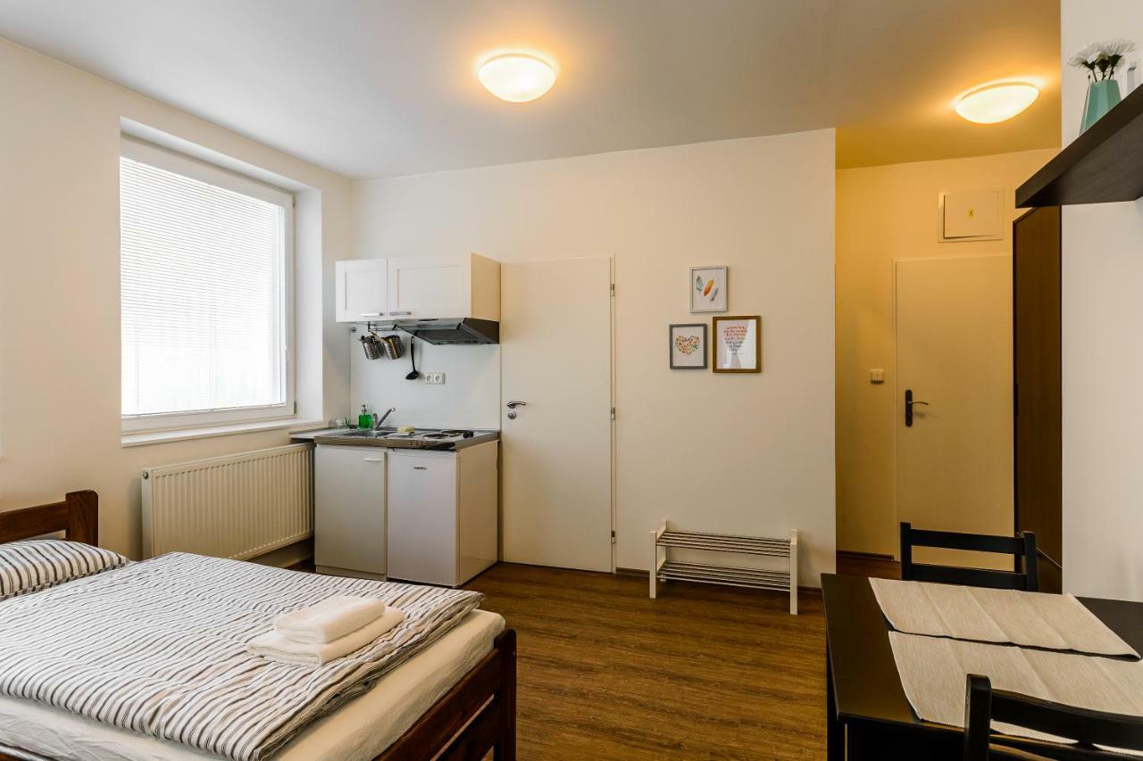 Zizkov Cosy Studio Apartments Prag Exteriör bild