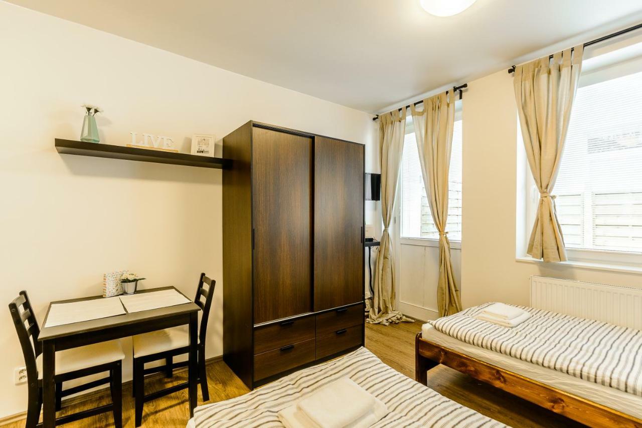 Zizkov Cosy Studio Apartments Prag Exteriör bild