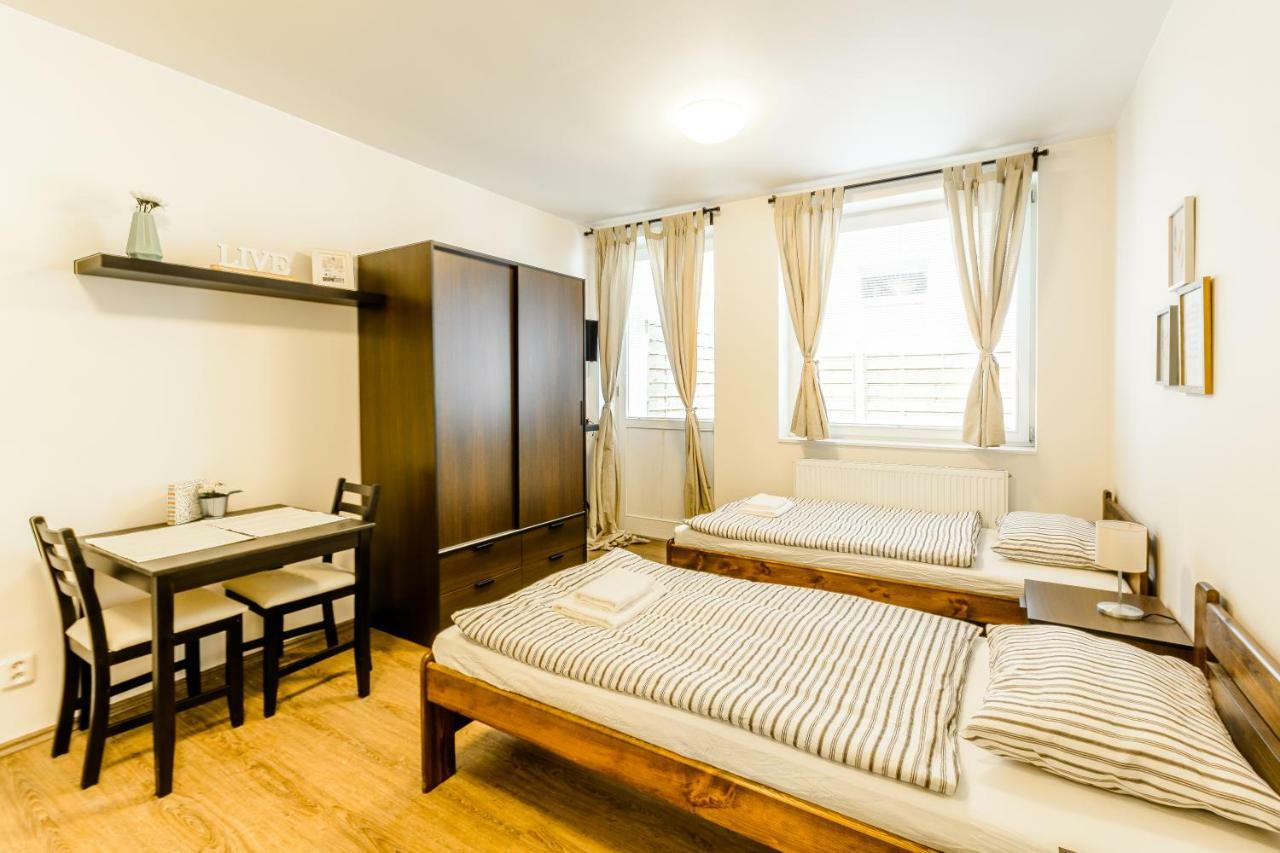 Zizkov Cosy Studio Apartments Prag Exteriör bild
