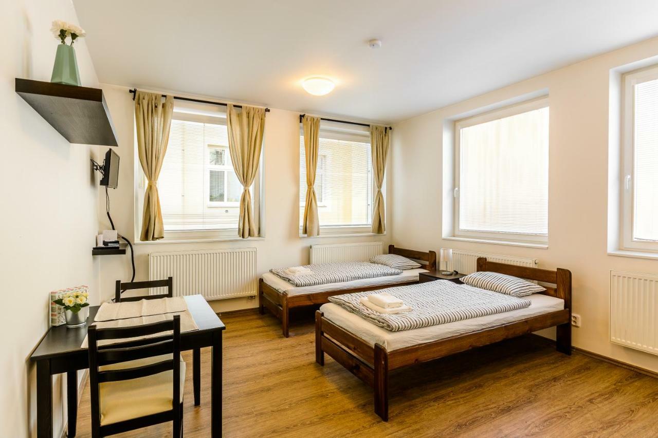 Zizkov Cosy Studio Apartments Prag Exteriör bild