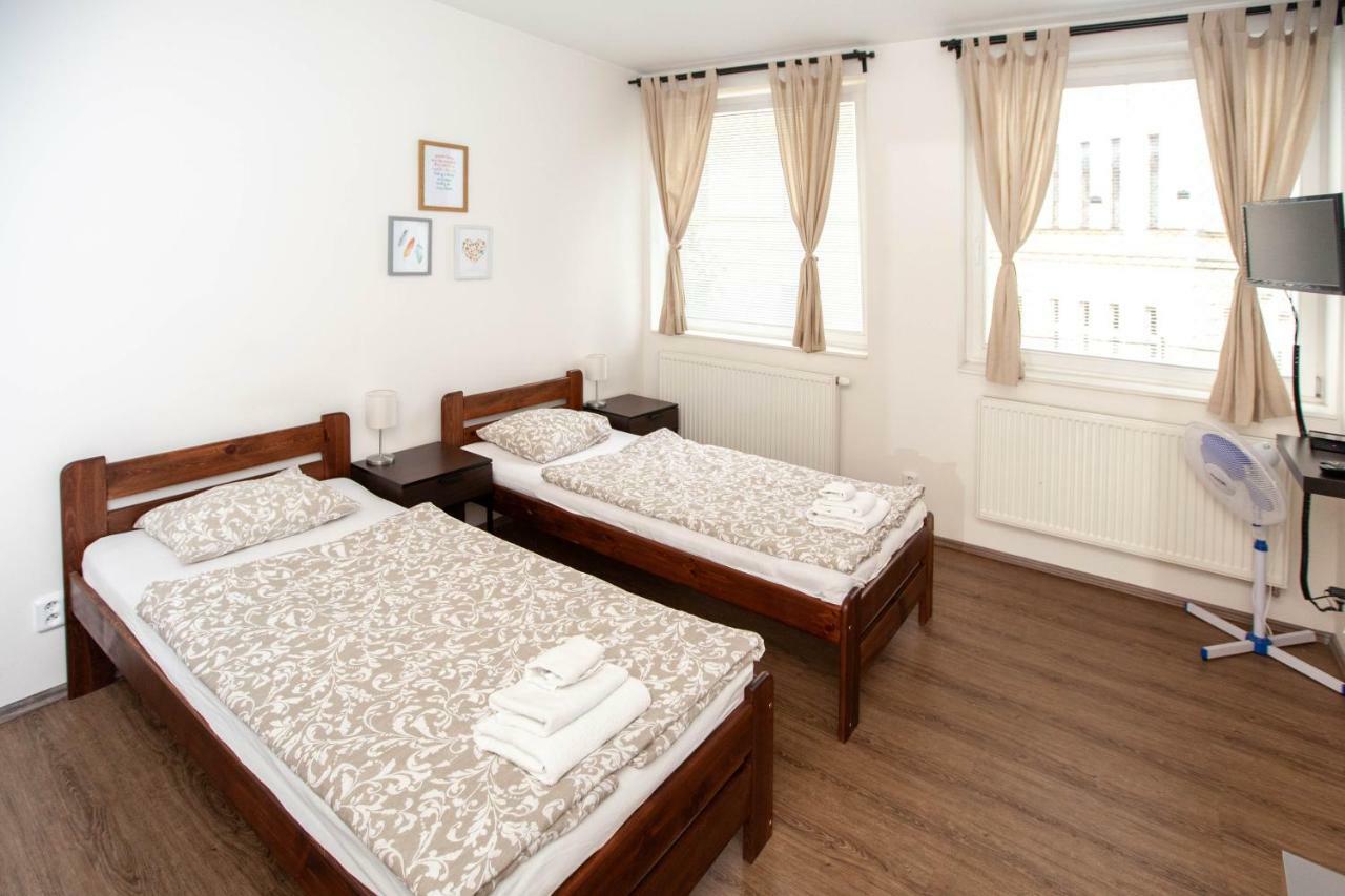 Zizkov Cosy Studio Apartments Prag Exteriör bild