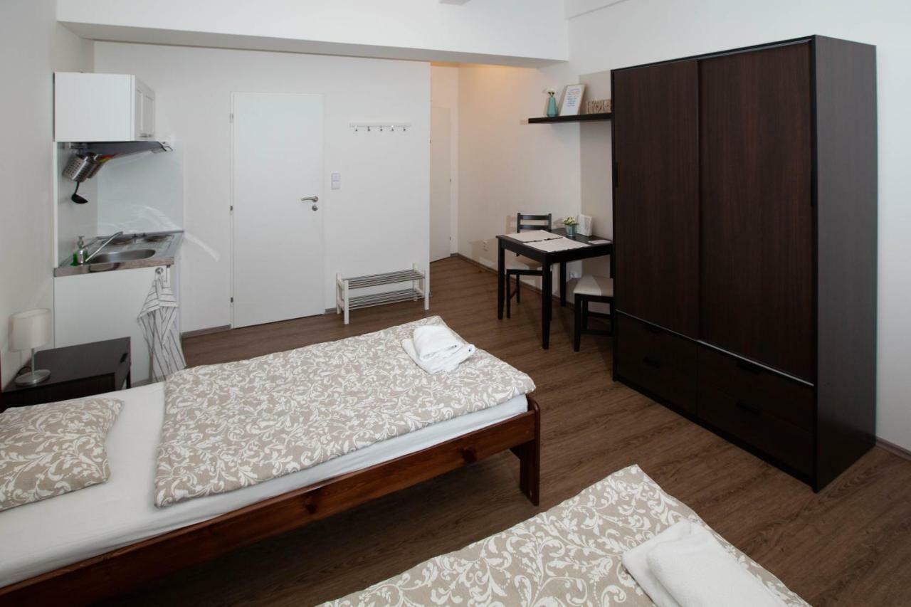 Zizkov Cosy Studio Apartments Prag Exteriör bild