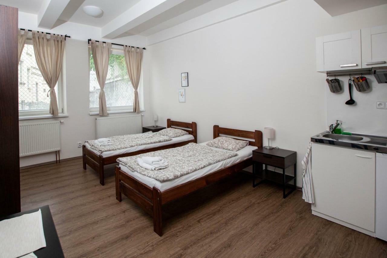 Zizkov Cosy Studio Apartments Prag Exteriör bild