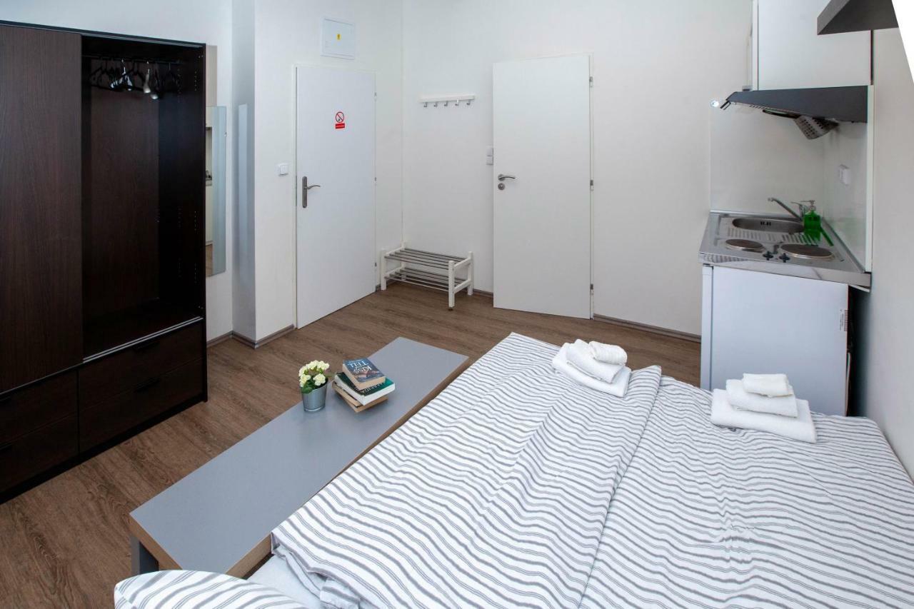 Zizkov Cosy Studio Apartments Prag Exteriör bild