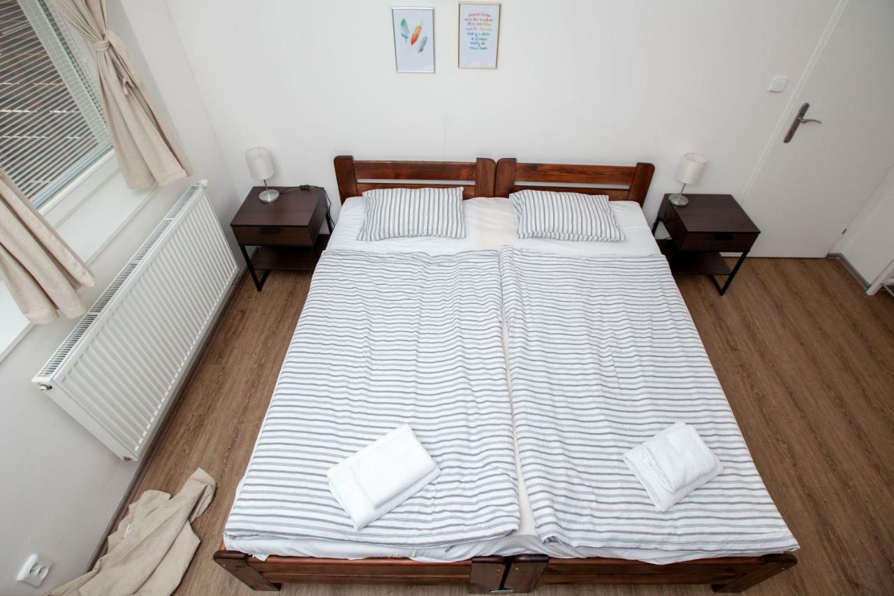 Zizkov Cosy Studio Apartments Prag Exteriör bild