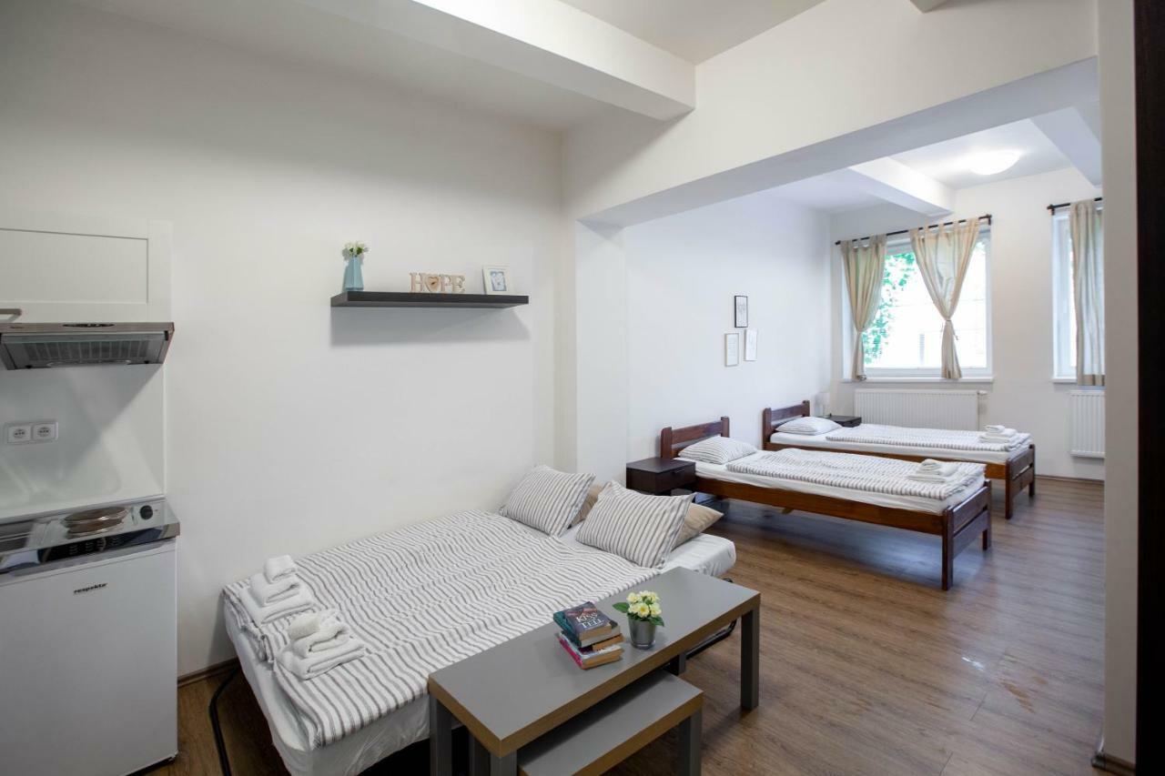 Zizkov Cosy Studio Apartments Prag Exteriör bild