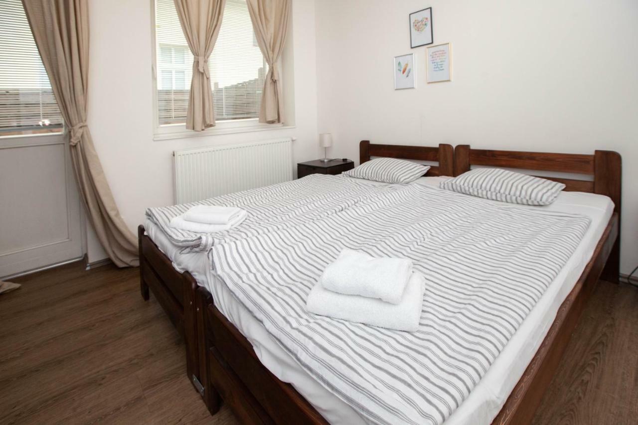 Zizkov Cosy Studio Apartments Prag Exteriör bild